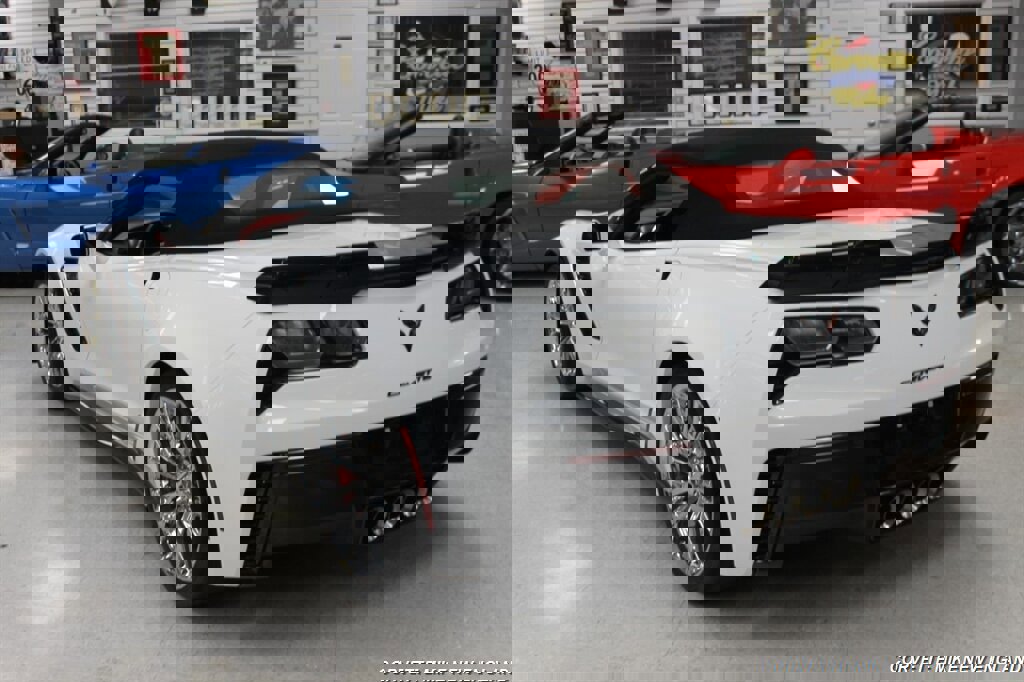 Used 2016 Chevrolet Corvette Z06 w/ 3LZ Preferred Equipment Group image 4