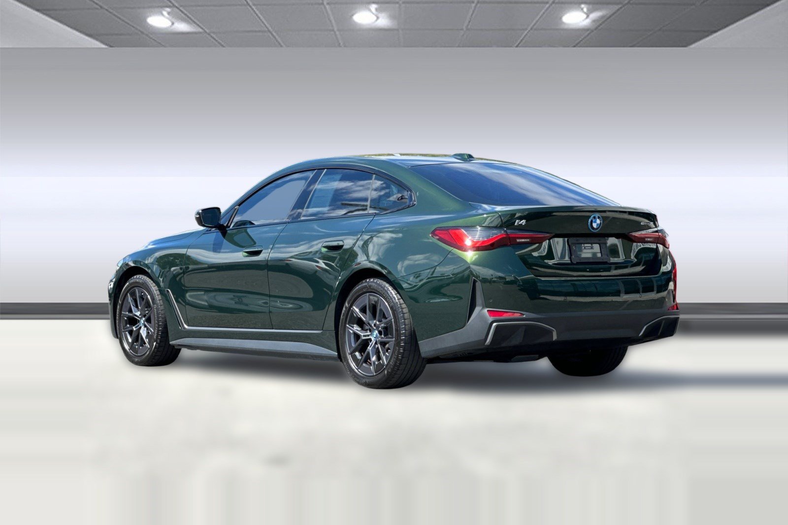 Used 2023 BMW i4 eDrive35 w/ Premium Package RWD image 3