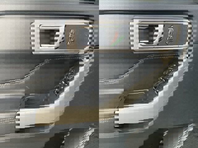 Used 2021 Ford Explorer XLT w/ Equipment Group 202A image 29