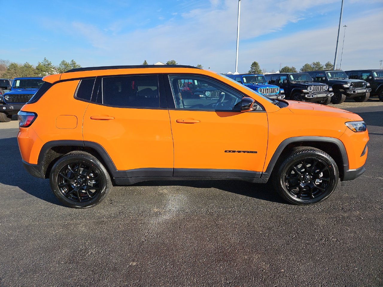 New 2026 Jeep Compass Latitude w/ Sun and Sound Group AWD/4WD image 8