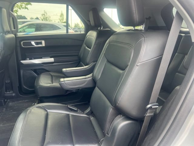 Used 2023 Ford Explorer XLT w/ Equipment Group 202A AWD/4WD image 15