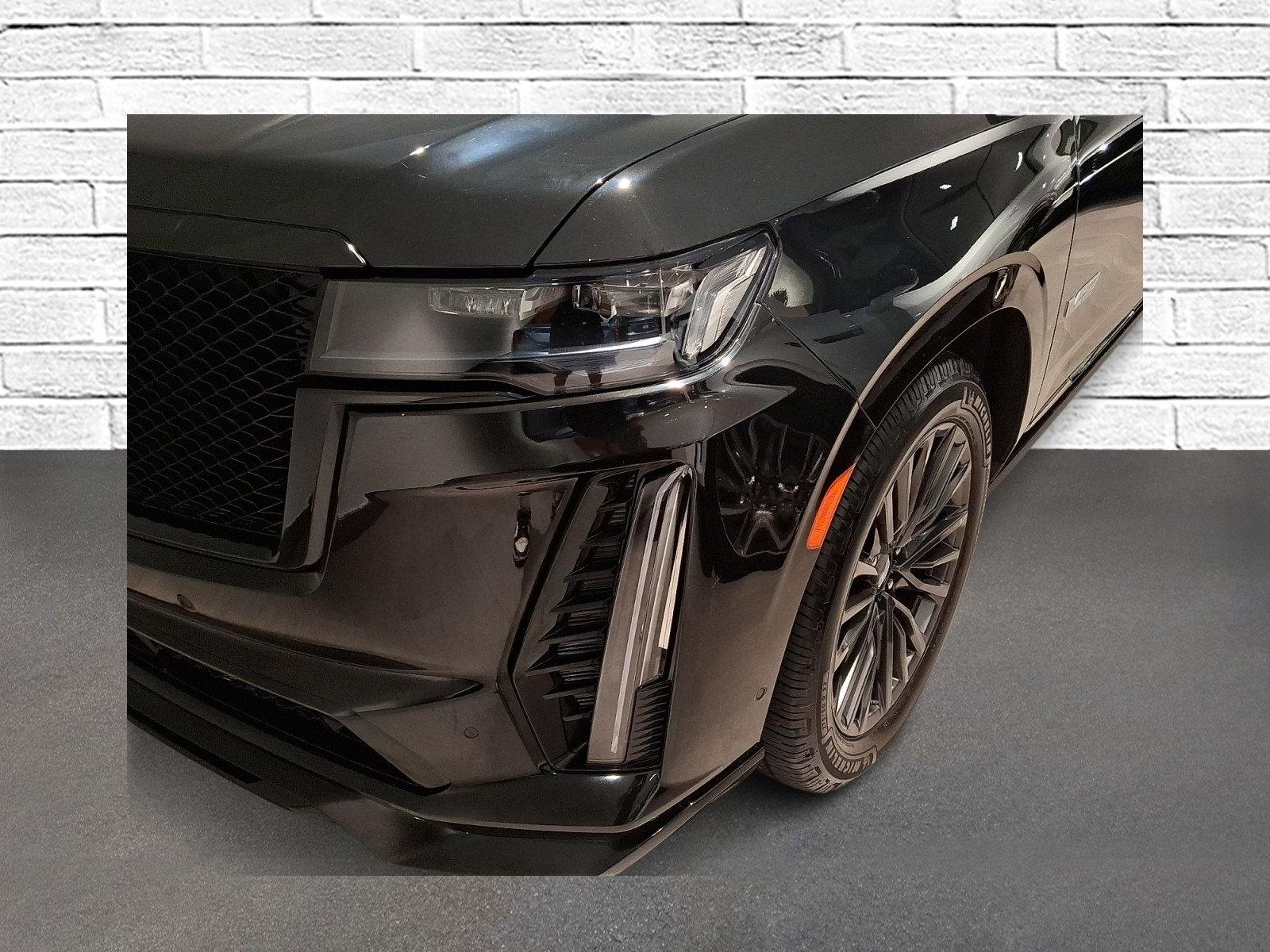 Certified 2023 Cadillac Escalade ESV V AWD/4WD image 9