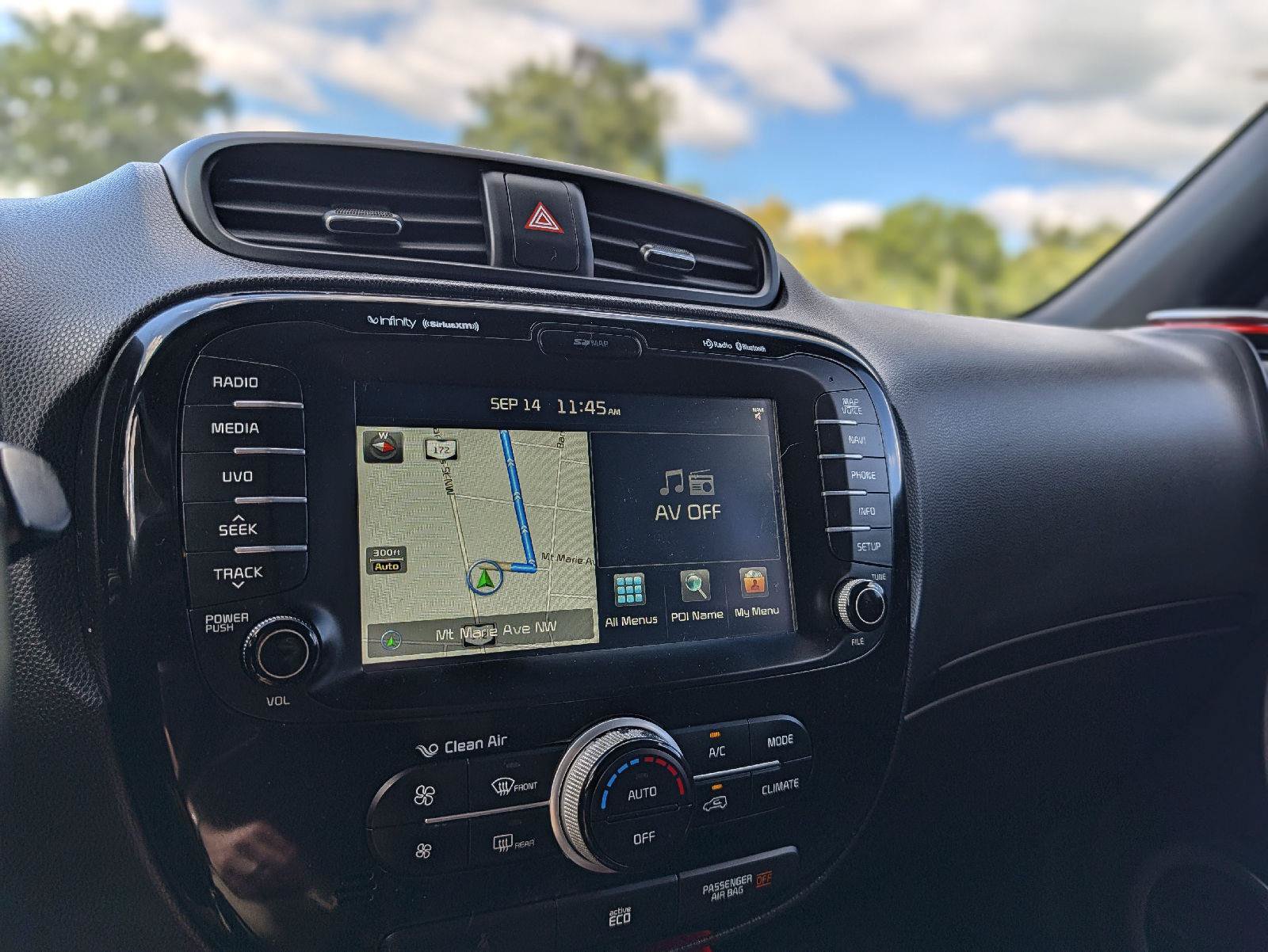Used 2014 Kia Soul + FWD image 24