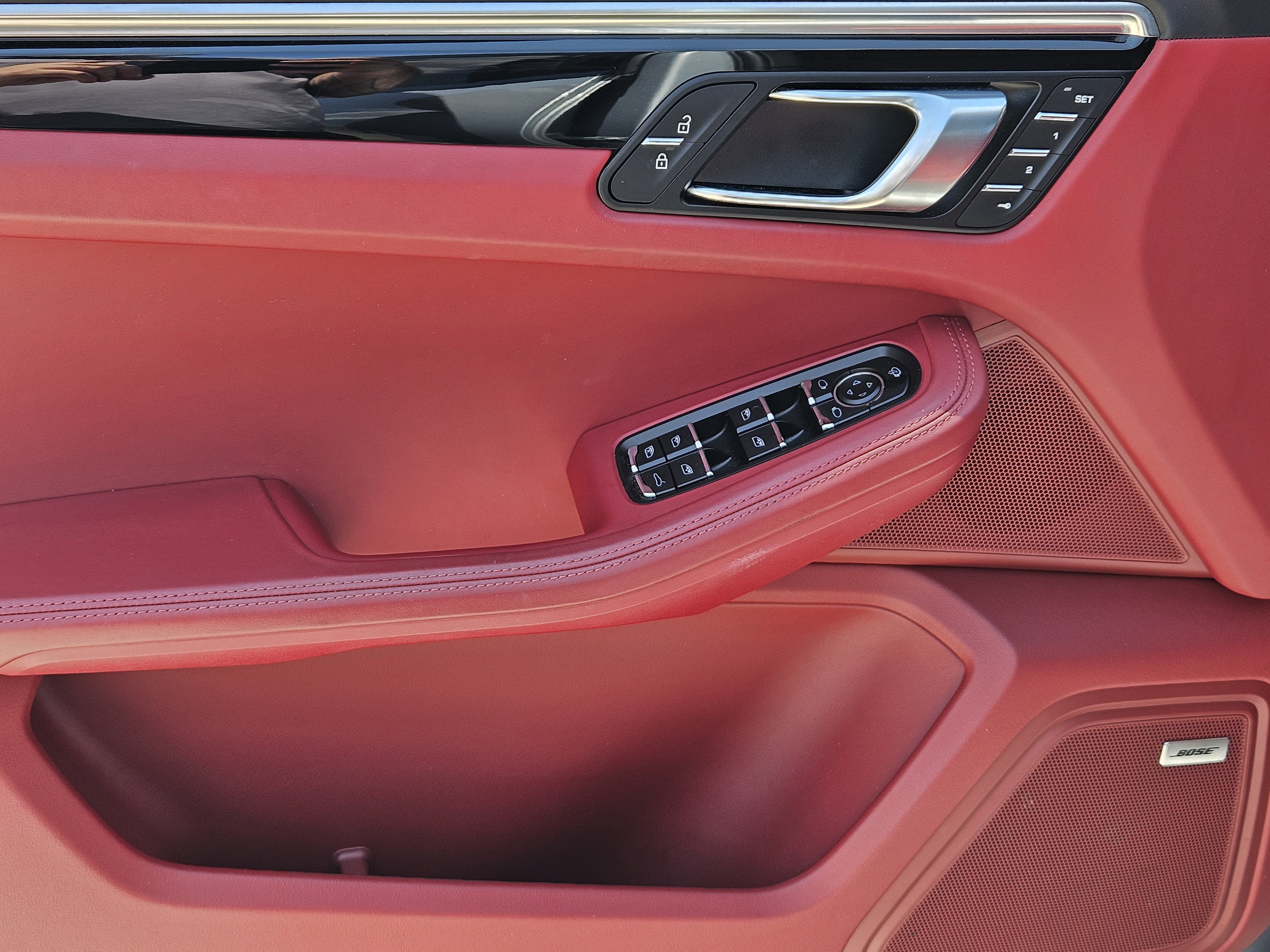Certified 2024 Porsche Macan S AWD/4WD image 22