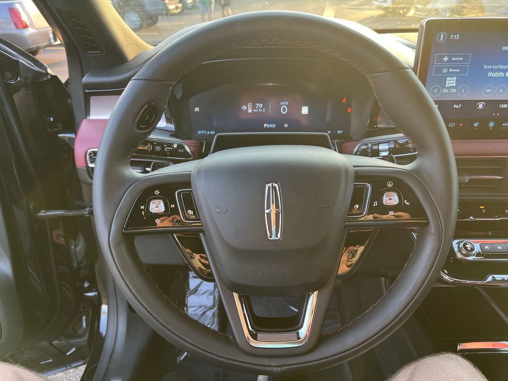 Used 2025 Lincoln Corsair Reserve w/ Equipment Group 202A image 11