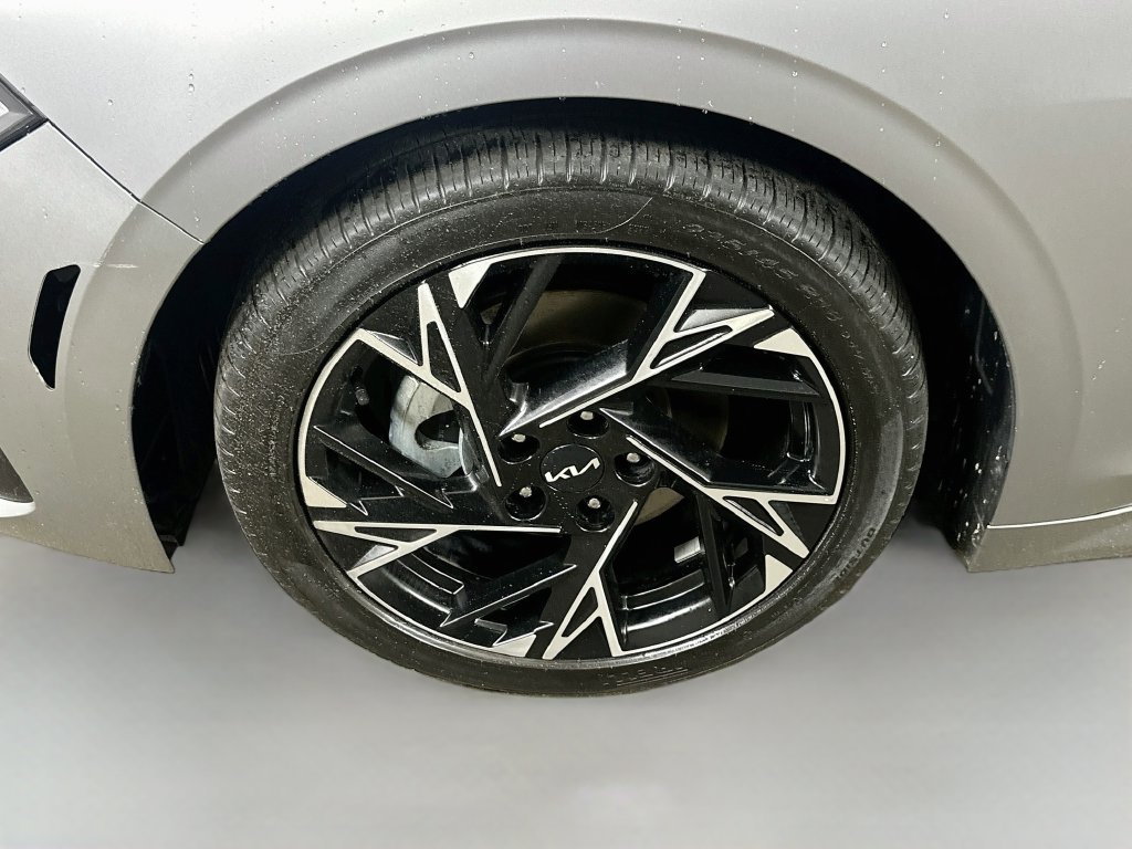 Used 2025 Kia K5 GT-Line w/ GT-Line Premium Package FWD image 8