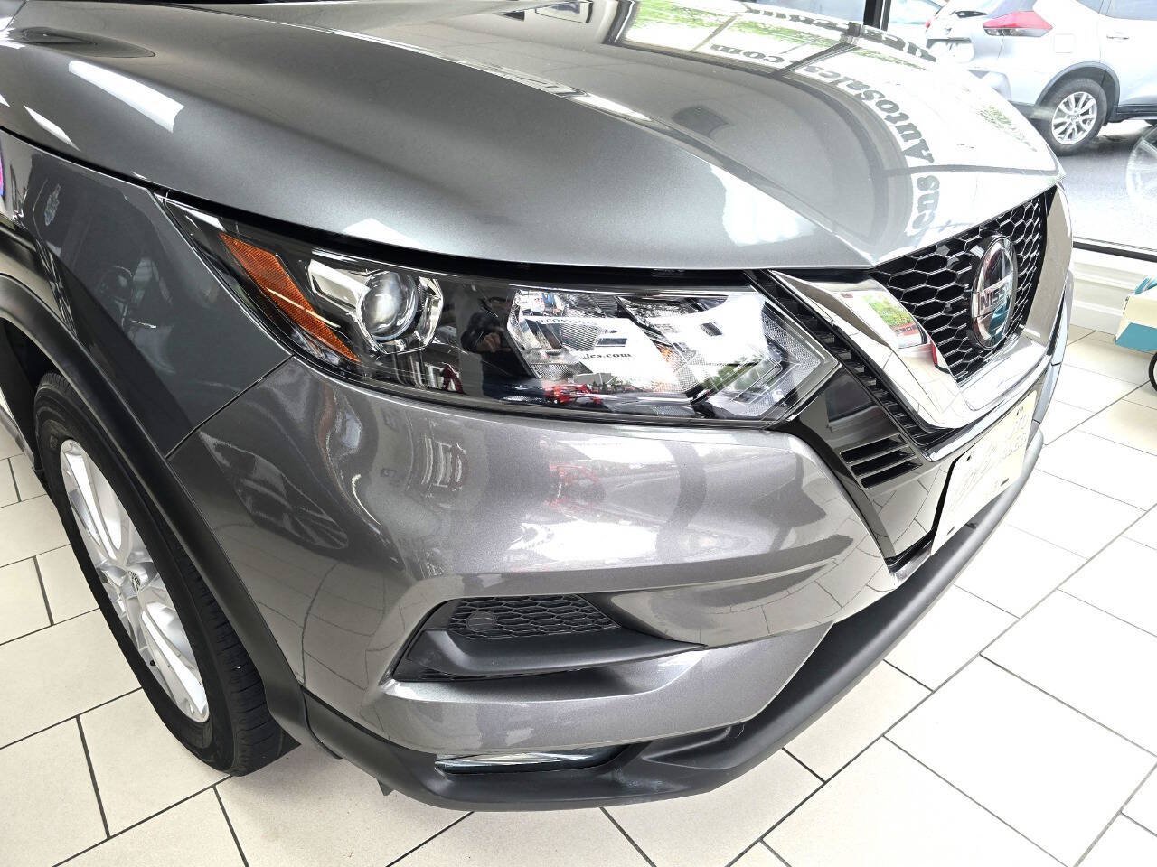 Used 2022 Nissan Rogue Sport SV AWD/4WD image 4