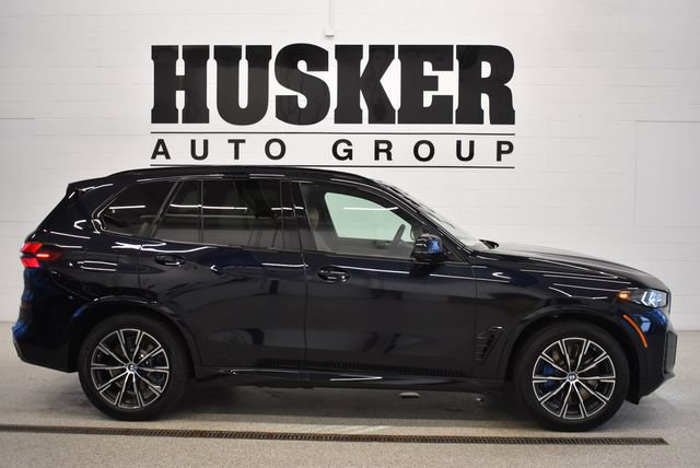 New 2026 BMW X5 xDrive50e w/ M Sport Package AWD/4WD image 2