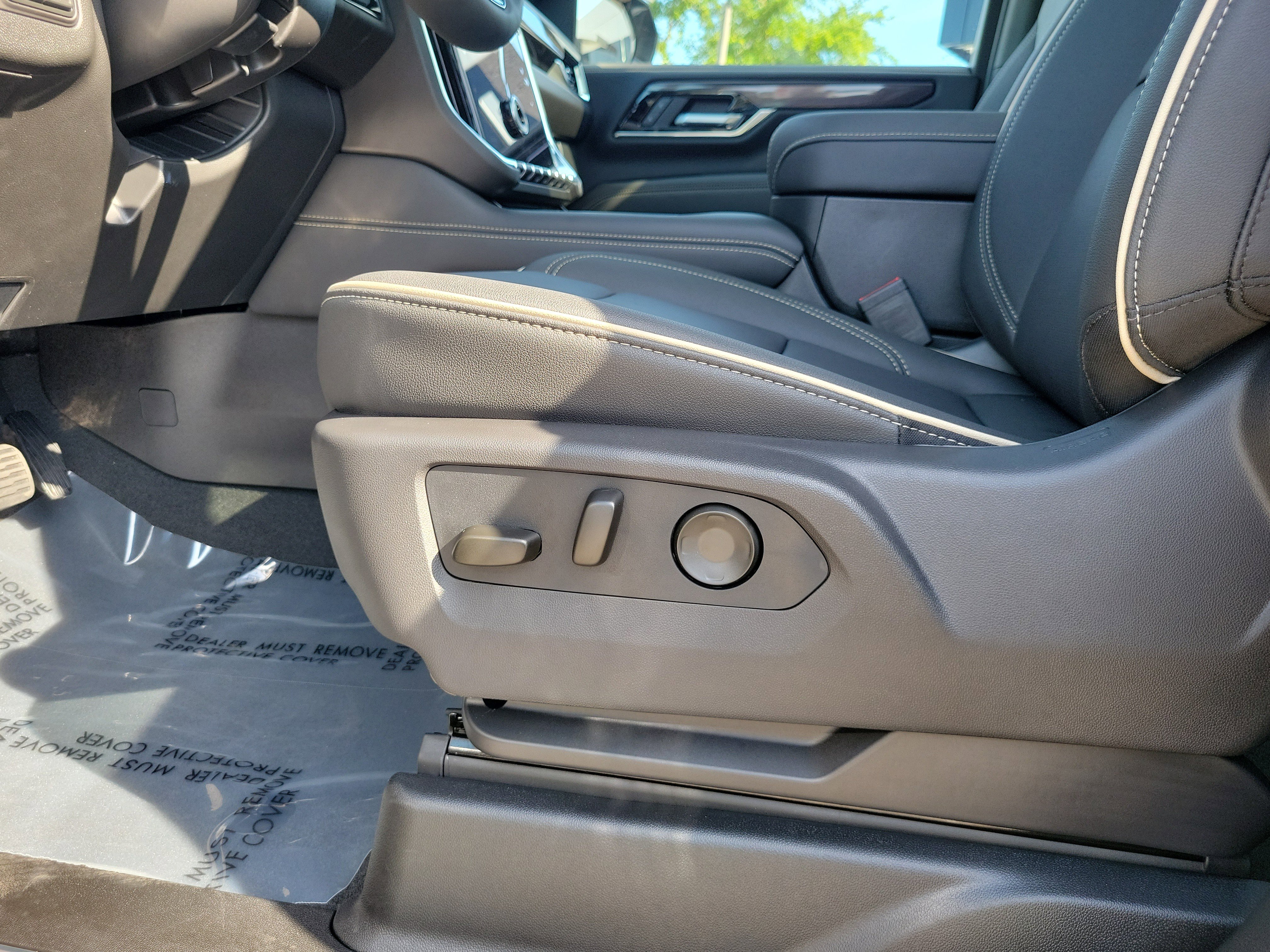 Used 2026 GMC Yukon XL Elevation w/ Elevation Premium Package RWD image 18