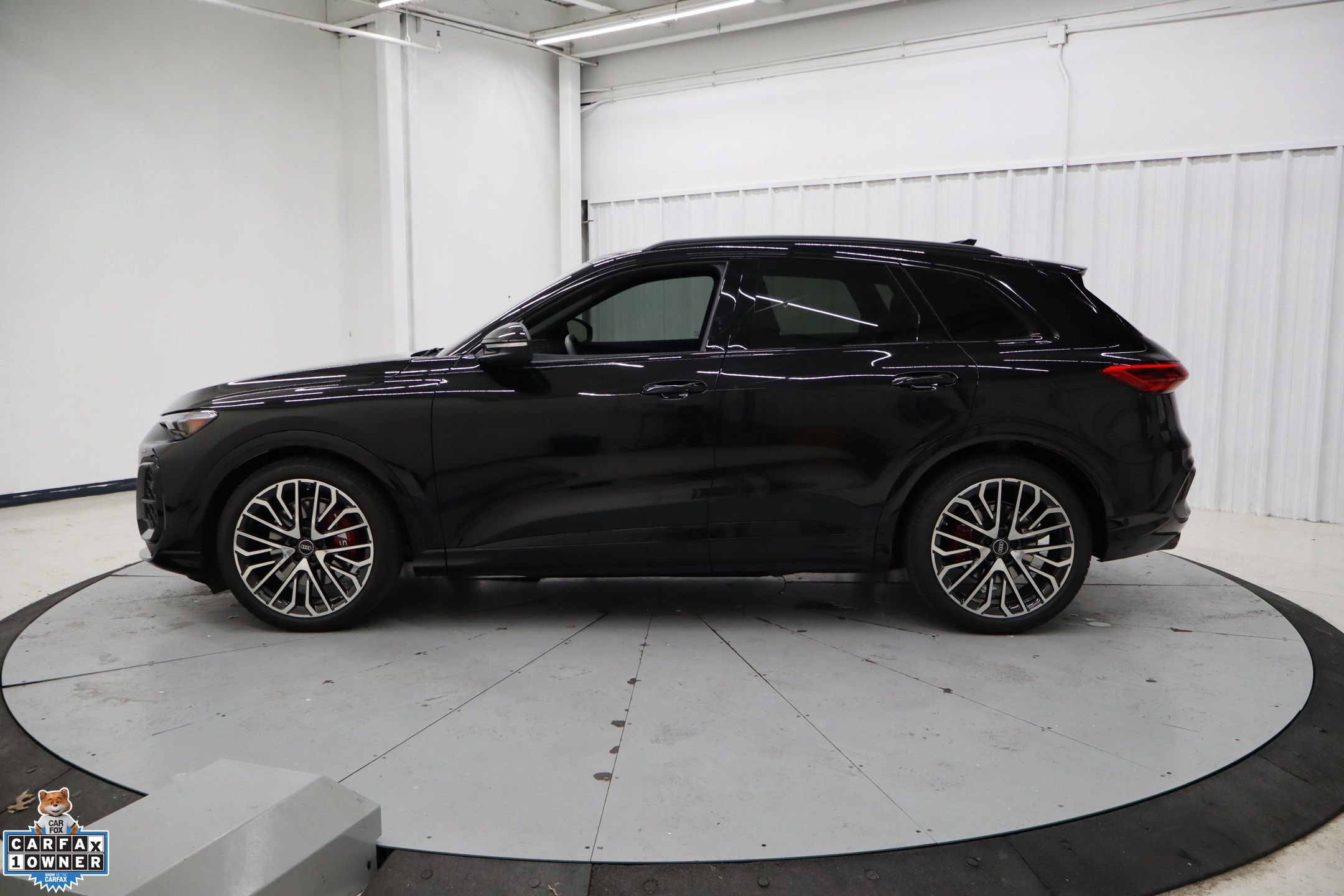 Used 2025 Audi SQ5 Premium Plus w/ Premium Plus Package image 9