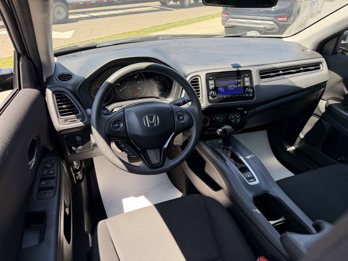 Used 2016 Honda HR-V LX image 12