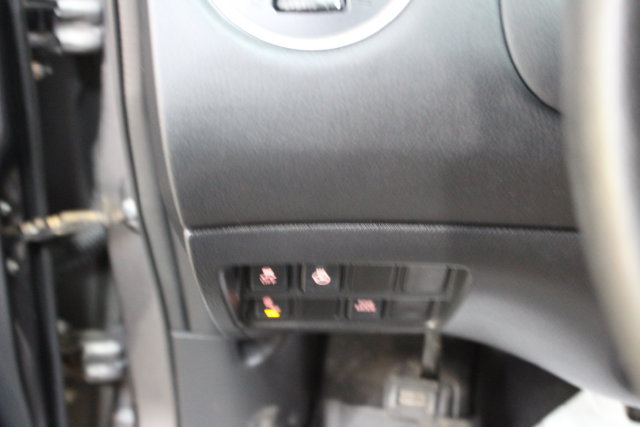 Used 2020 Nissan Pathfinder SV AWD/4WD image 14