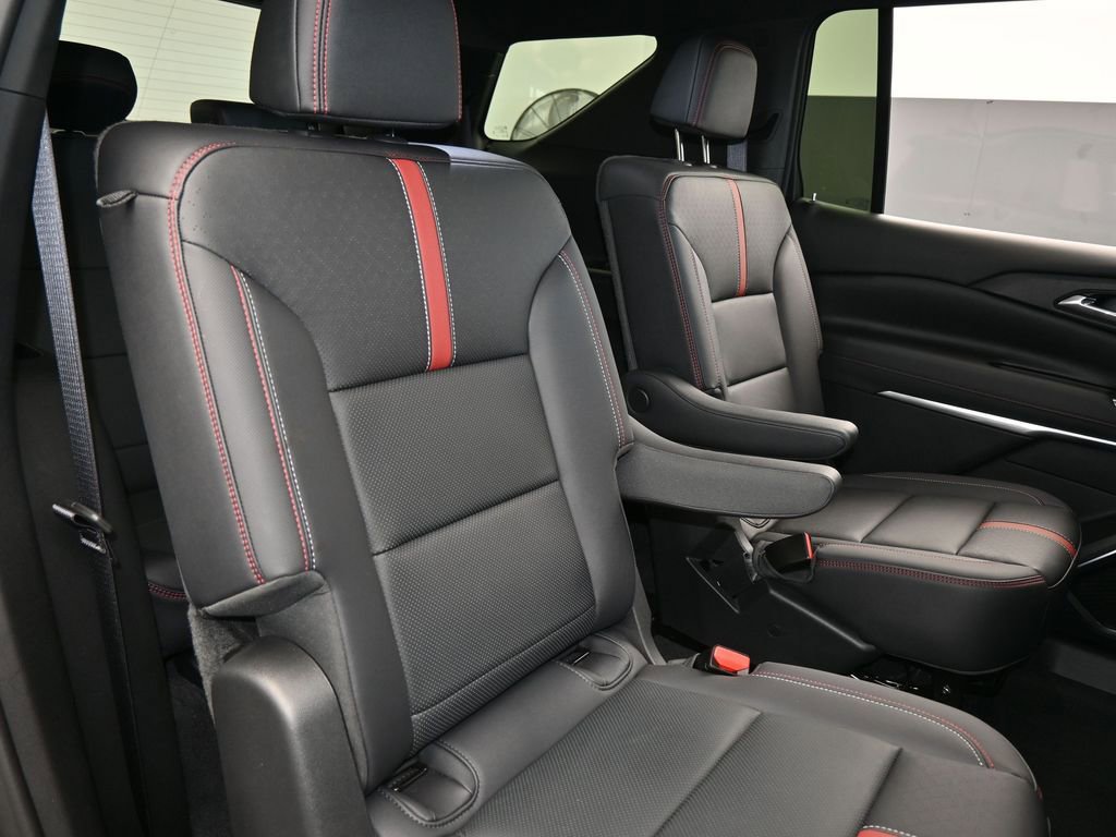 Used 2024 Chevrolet Traverse RS image 55