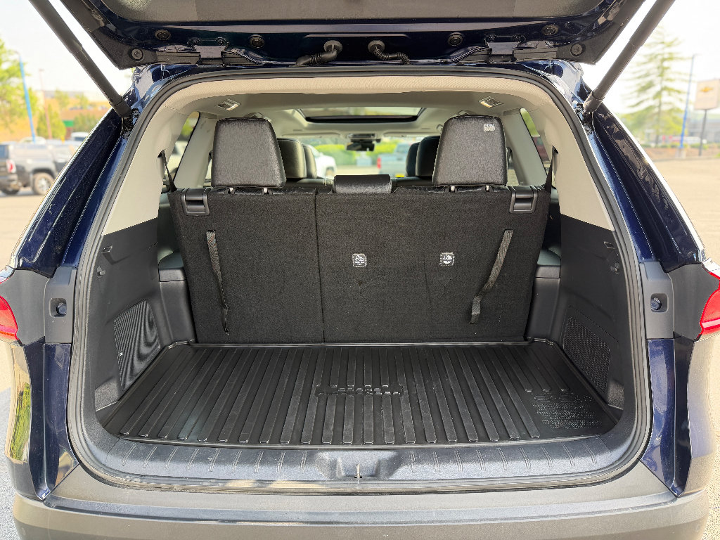 Used 2025 Toyota Grand Highlander AWD image 25