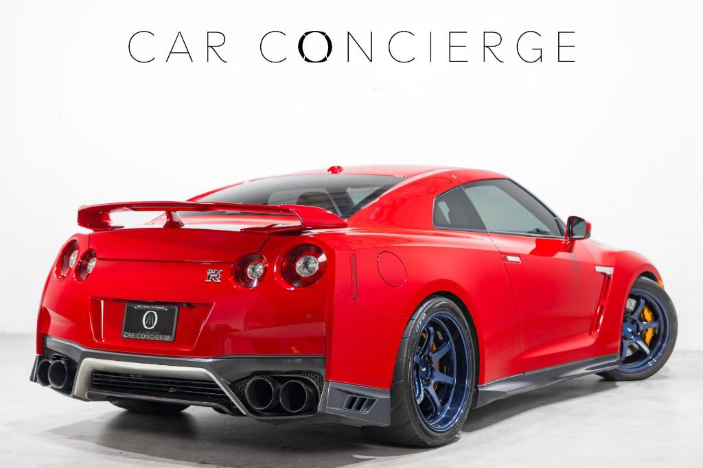 Used 2018 Nissan GT-R Premium AWD/4WD image 5