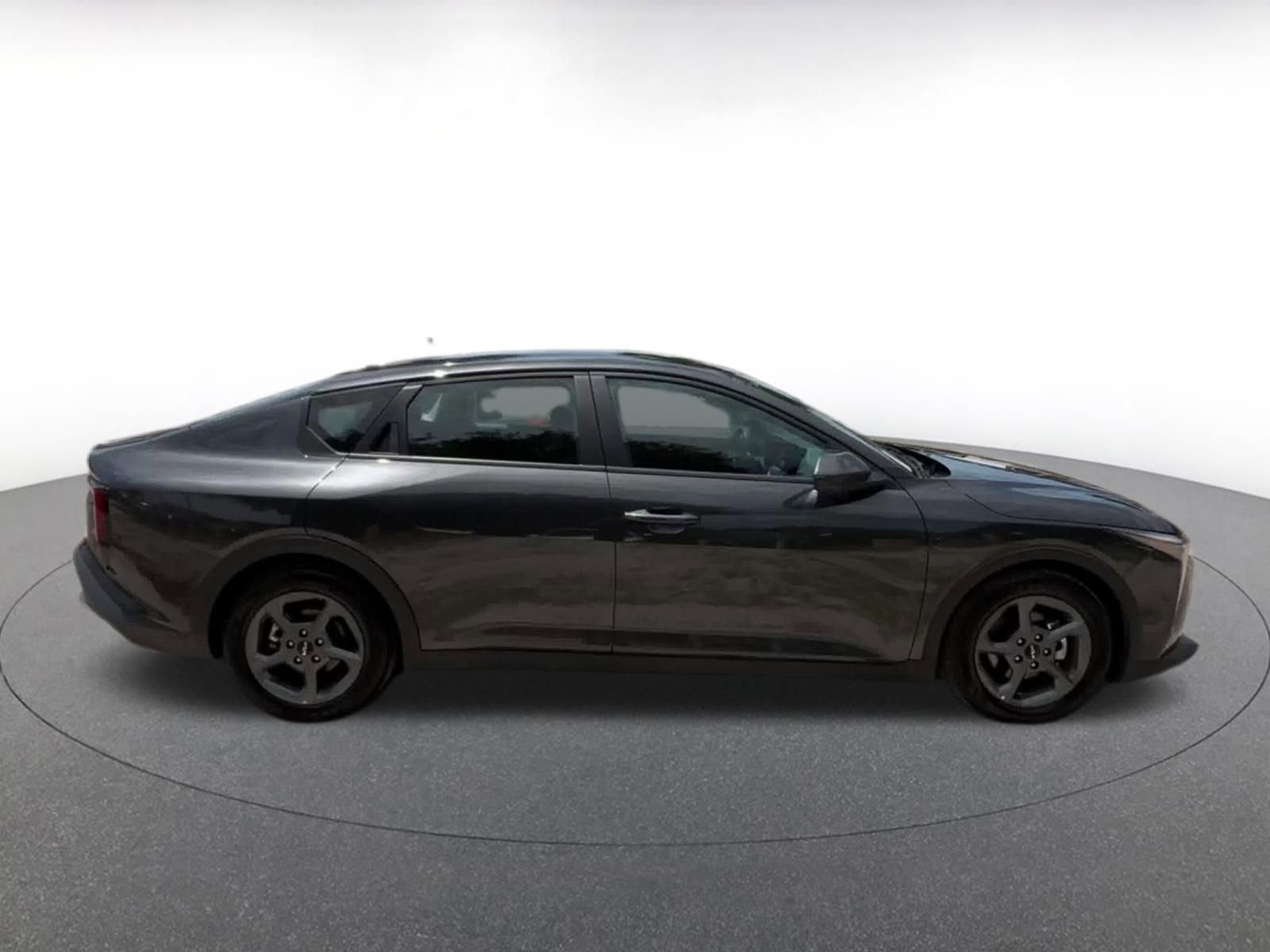Used 2025 Kia K4 FWD image 16