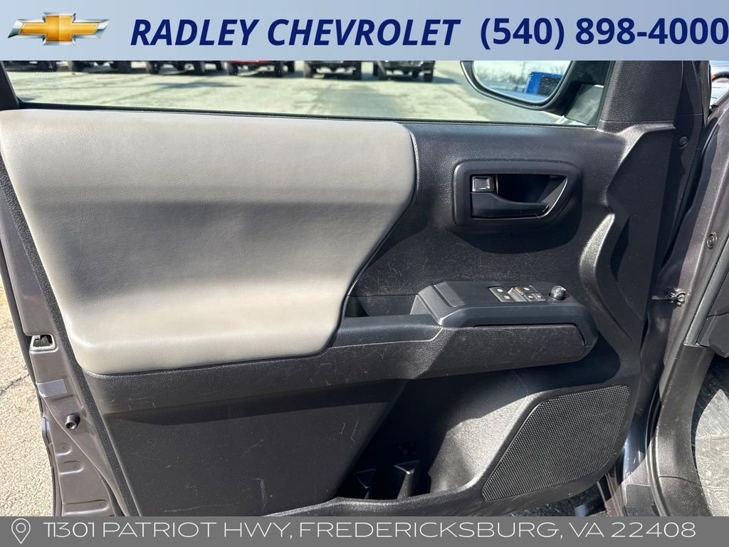 Used 2022 Toyota Tacoma SR image 5