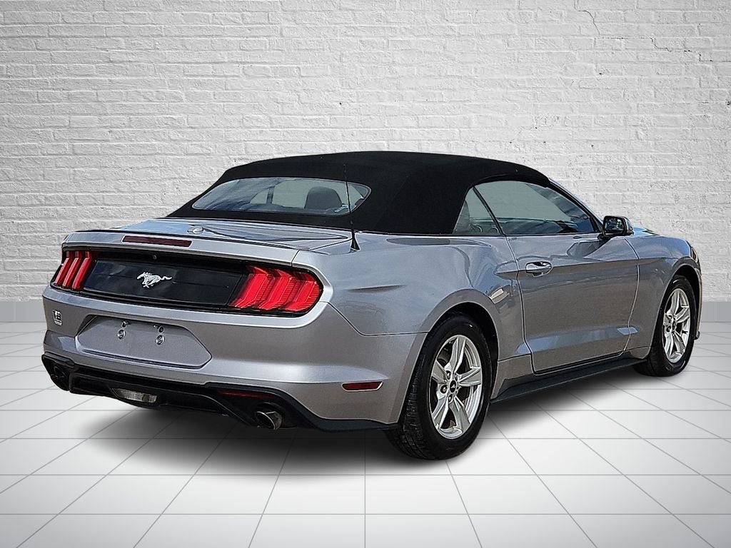 Used 2023 Ford Mustang Convertible RWD image 4