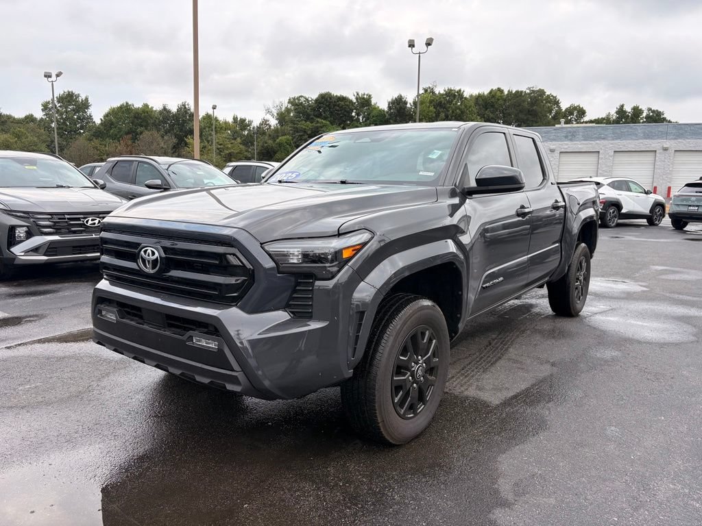 Used 2025 Toyota Tacoma SR5 AWD/4WD image 3