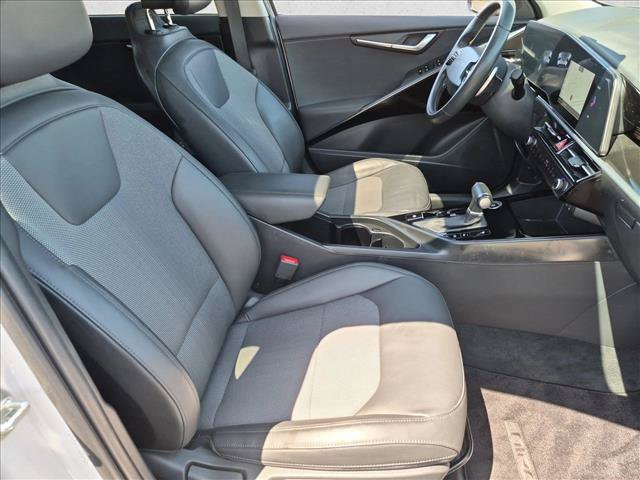 Used 2024 Kia Niro EX Touring FWD image 22