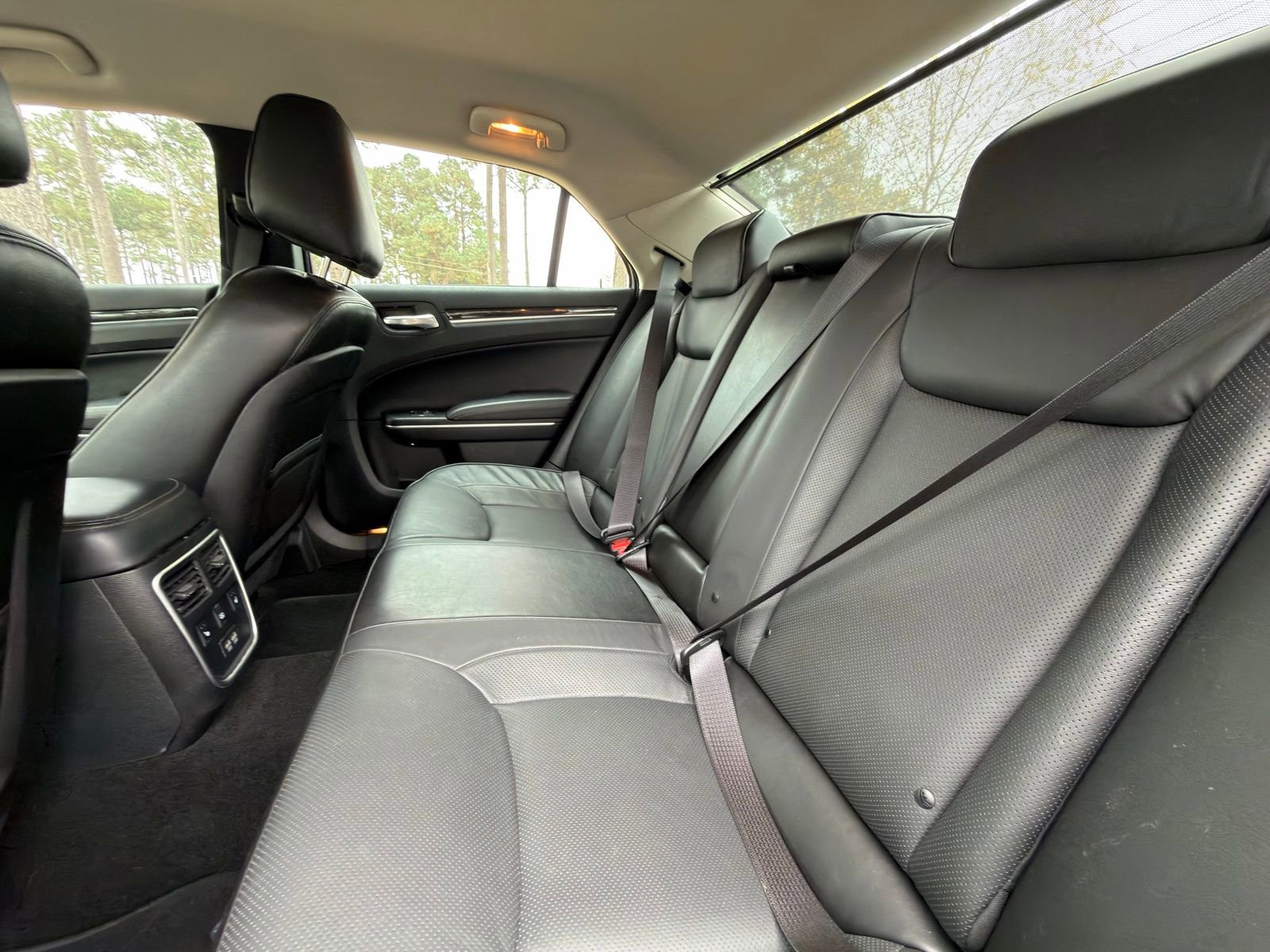 Used 2022 Chrysler 300 Touring L w/ Safetytec Plus Group image 13