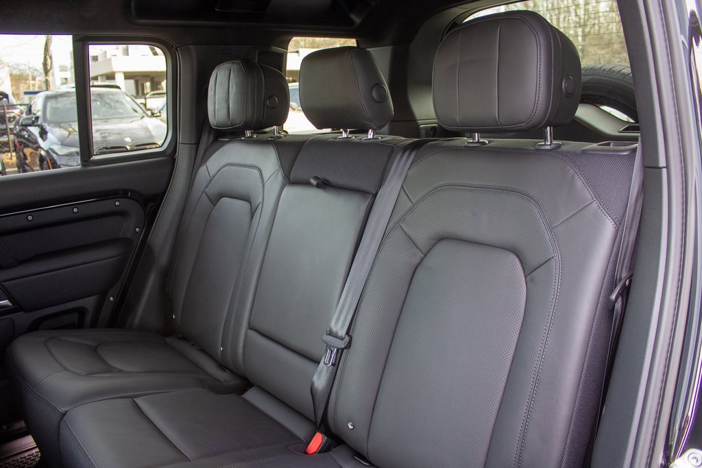 Used 2025 Land Rover Defender 110 V8 image 22