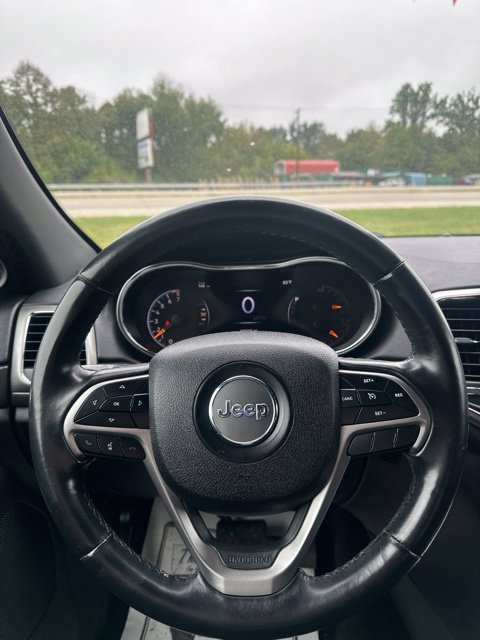 Used 2018 Jeep Grand Cherokee Laredo AWD/4WD image 31