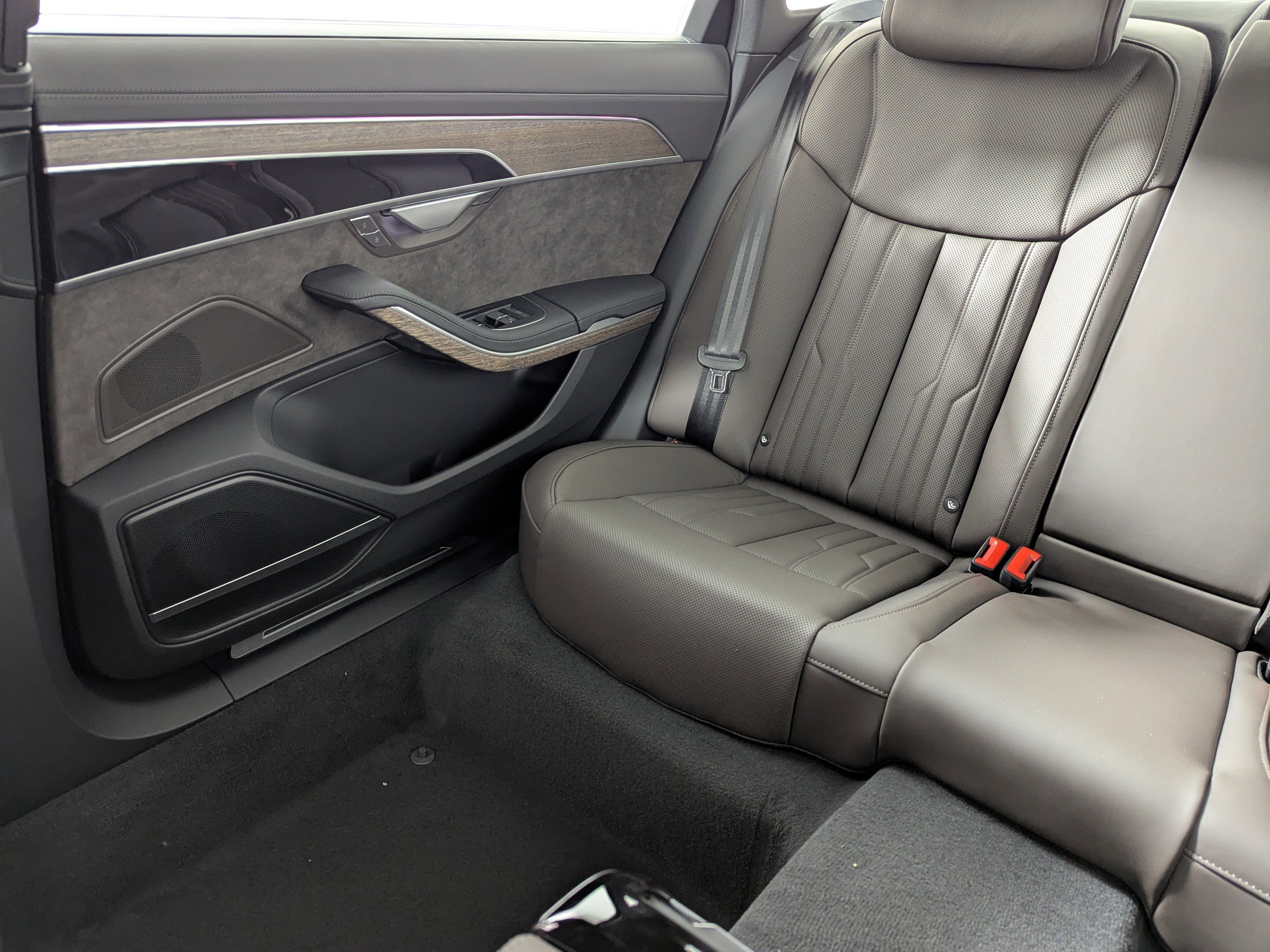 New 2026 Audi A8 L 3.0T image 12