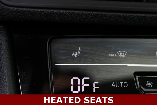 Used 2025 Volkswagen Jetta SE w/ Sunroof Package image 4