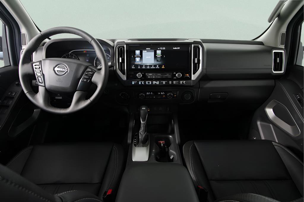 Used 2025 Nissan Frontier SL AWD/4WD image 16