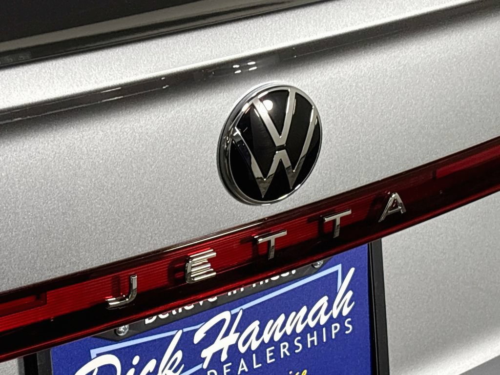 Used 2025 Volkswagen Jetta Sport FWD image 25