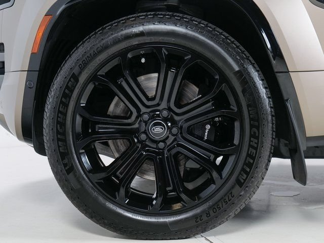 Certified 2025 Land Rover Defender 110 AWD/4WD image 9