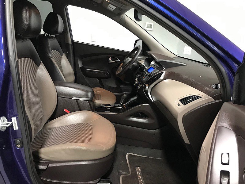 Used 2011 Hyundai Tucson GLS image 14