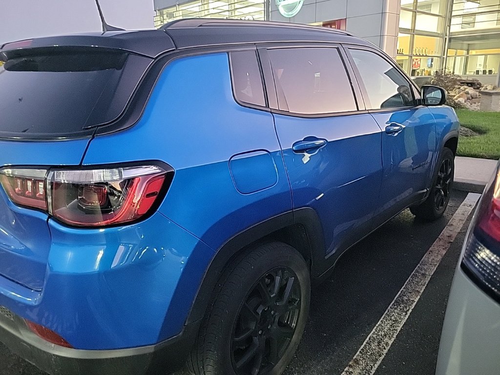 Used 2022 Jeep Compass Latitude w/ Convenience Group AWD/4WD image 4