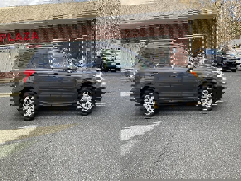 Used 2015 Subaru Forester 2.5i Premium w/ All-Weather Package image 4