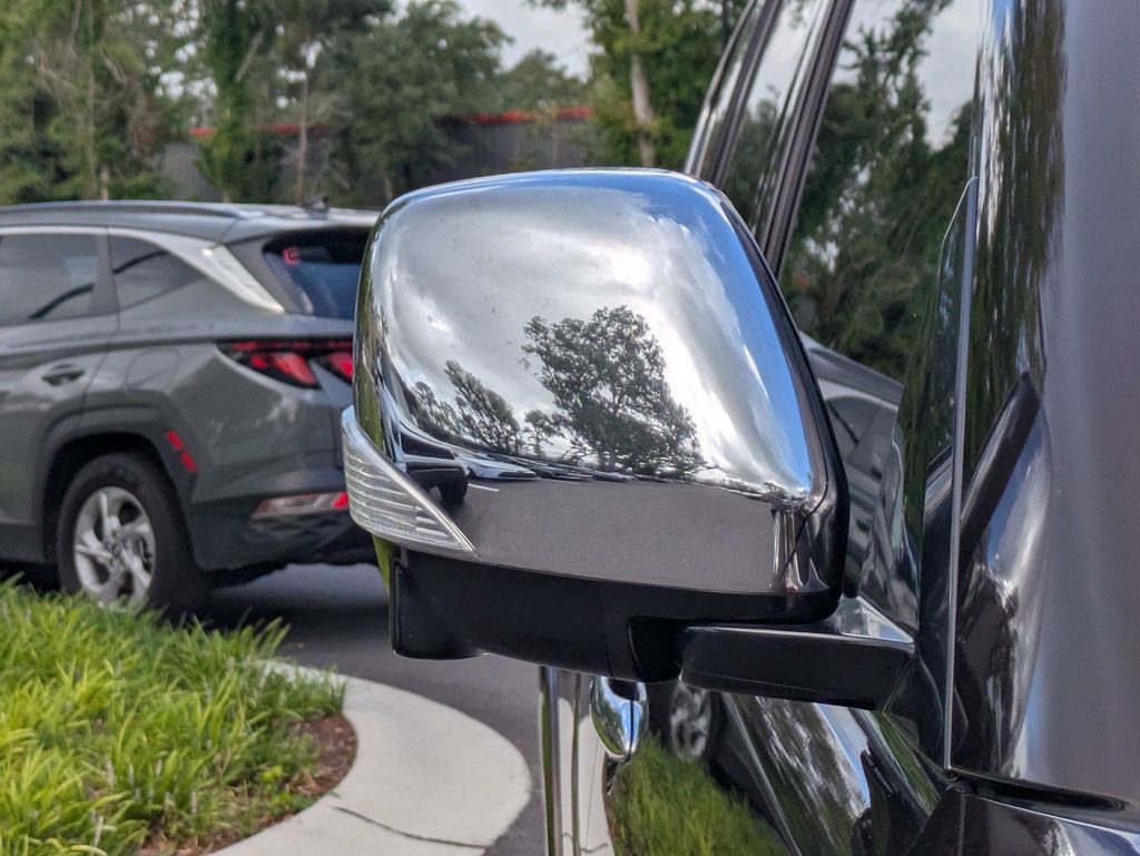Used 2021 Nissan Armada Platinum RWD image 10
