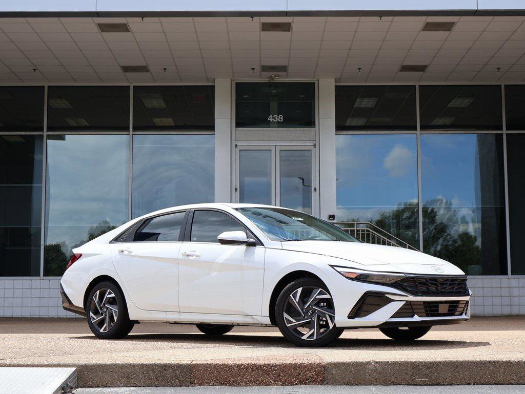 New 2025 Hyundai Elantra SEL