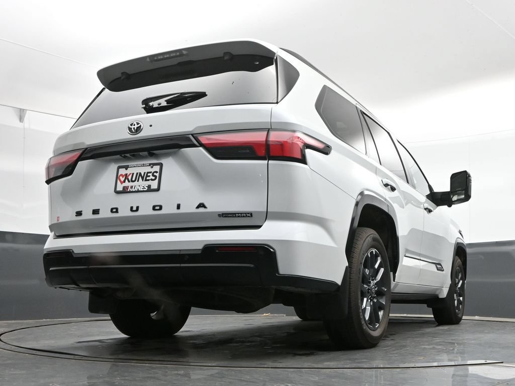 Used 2025 Toyota Sequoia Platinum AWD/4WD image 40