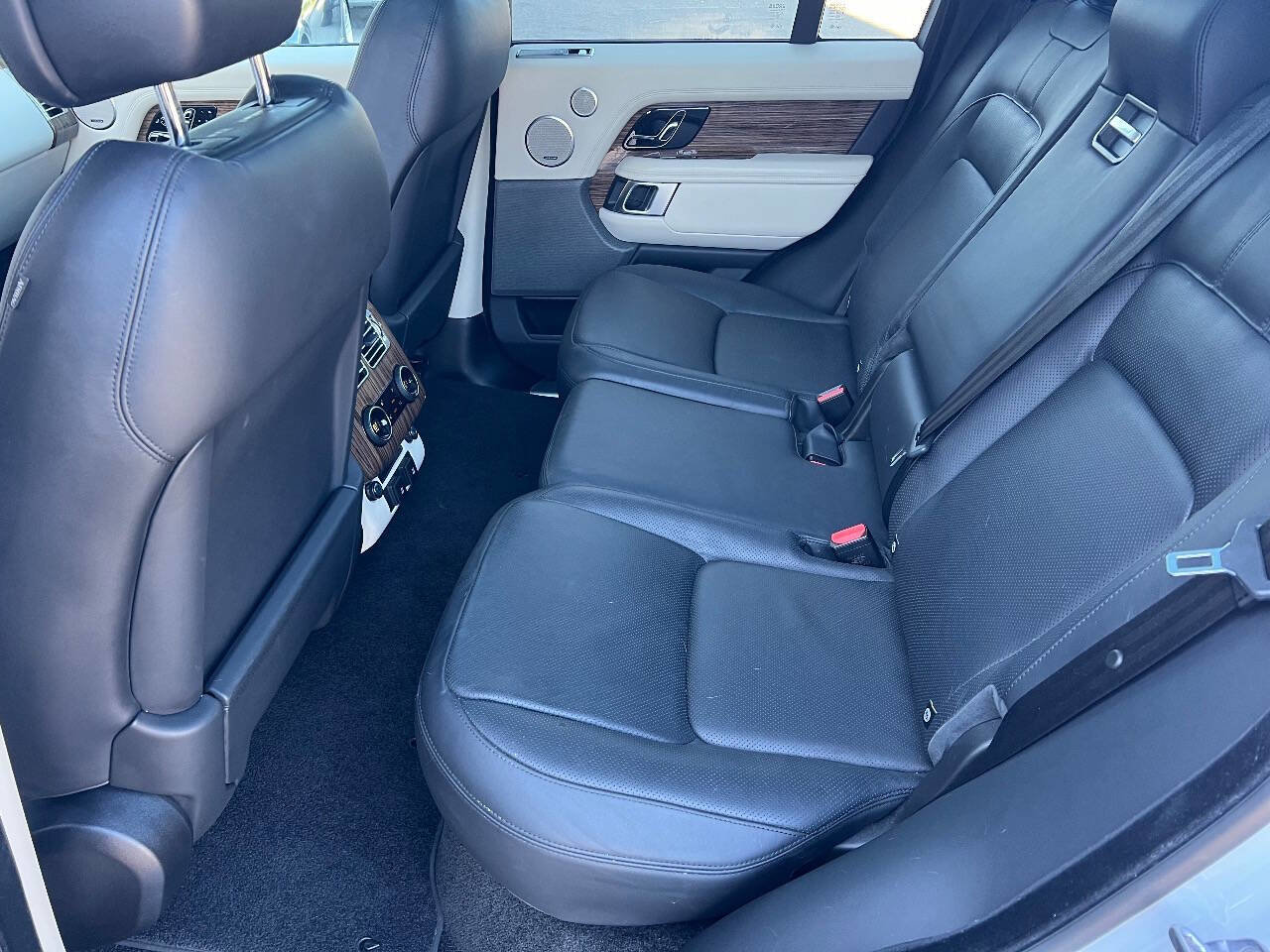 Used 2019 Land Rover Range Rover Supercharged image 18