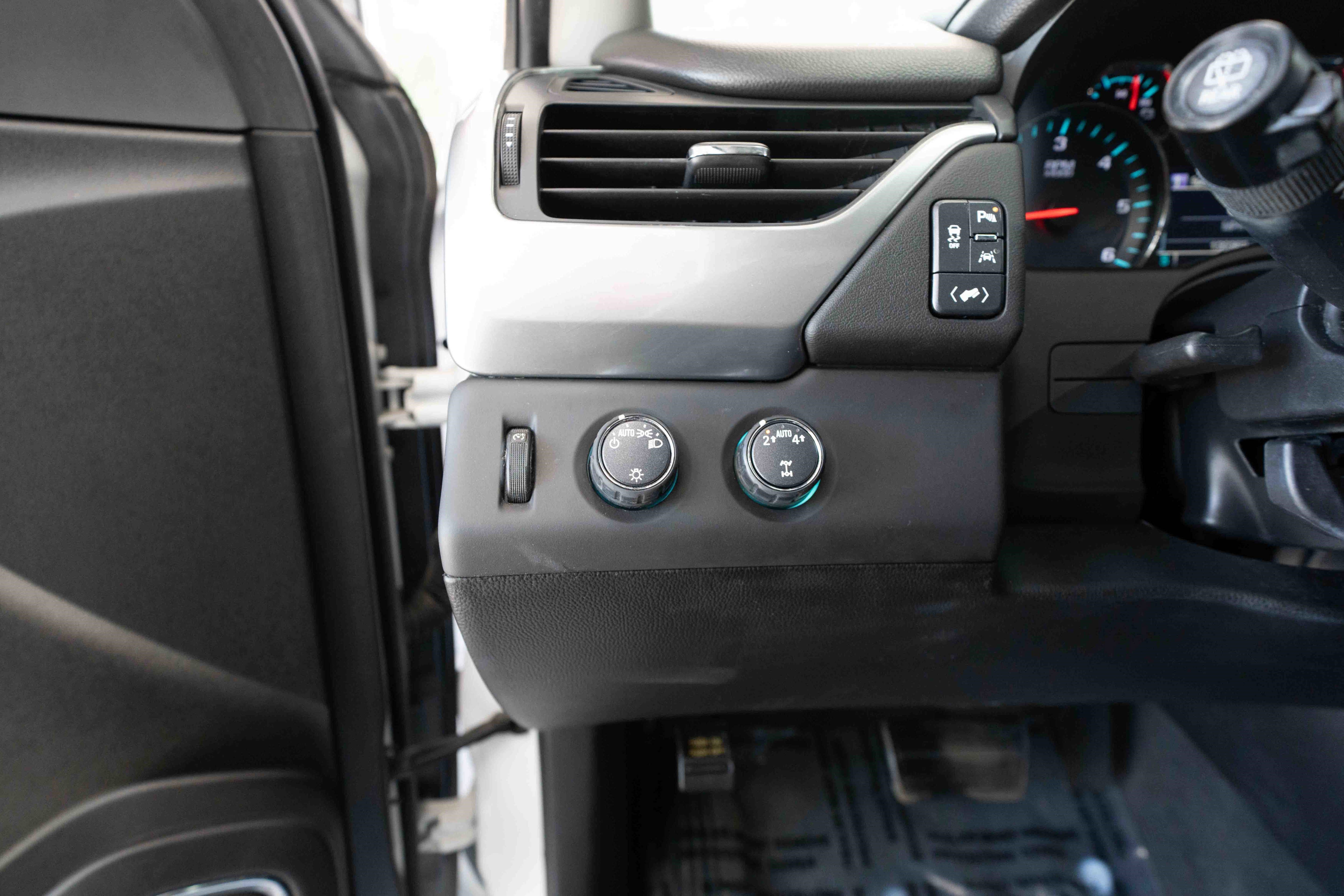 Used 2019 Chevrolet Tahoe LT image 11