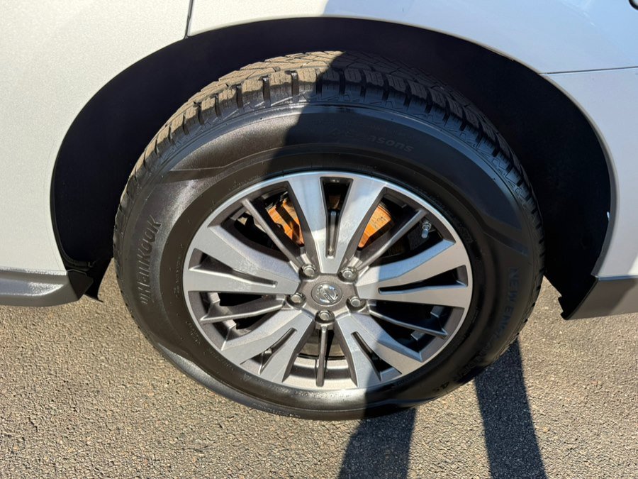 Used 2017 Nissan Pathfinder SL image 5