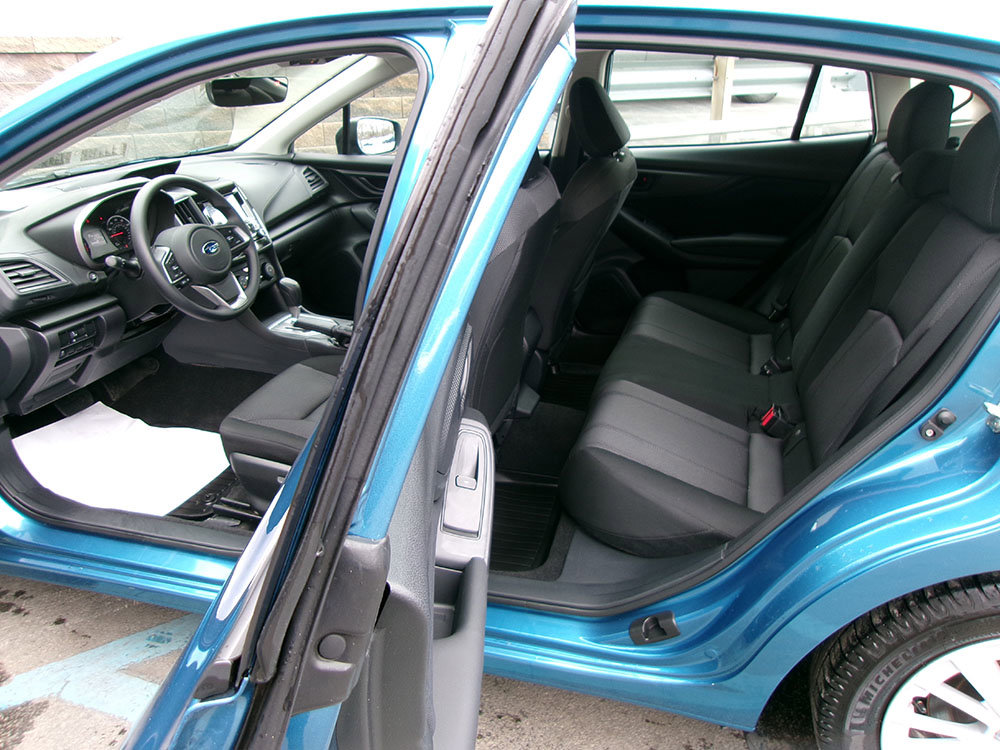 Used 2017 Subaru Impreza 2.0i Premium image 14