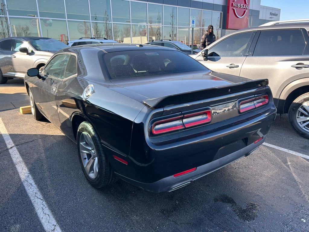 Used 2018 Dodge Challenger SXT image 3