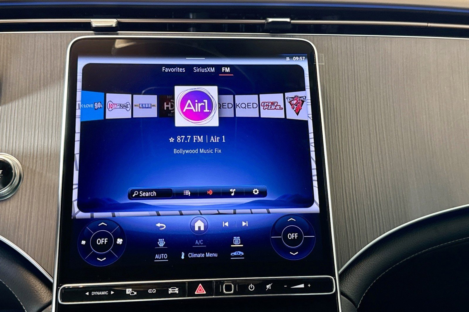 New 2026 Mercedes-Benz EQE 320 4MATIC SUV image 16