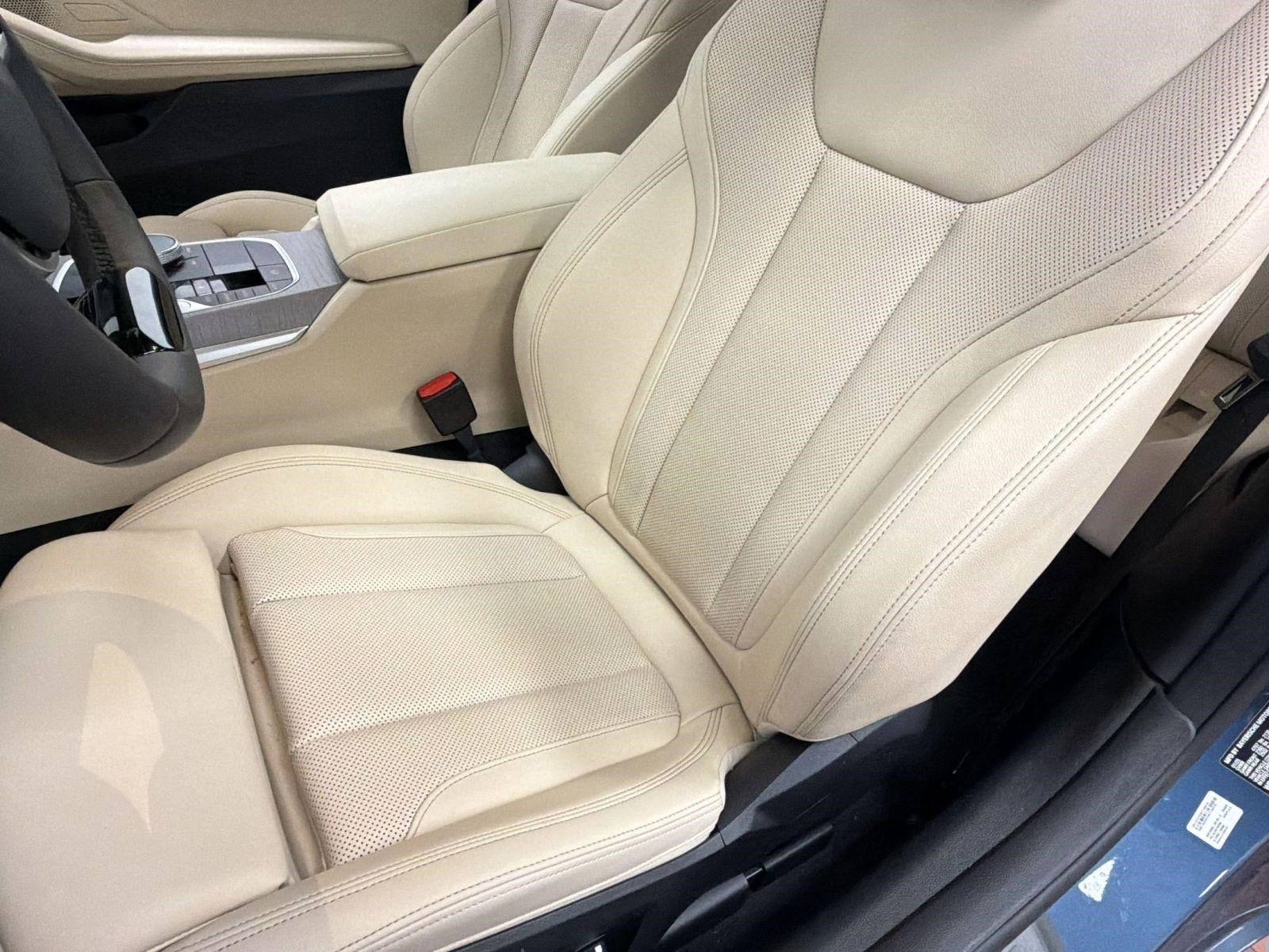 Used 2025 BMW 430i xDrive Coupe w/ Premium Package image 11