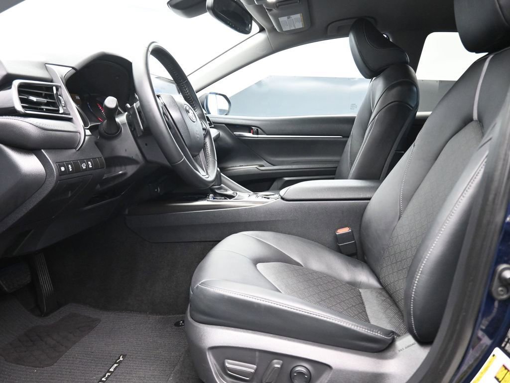 Used 2021 Toyota Camry XSE image 9