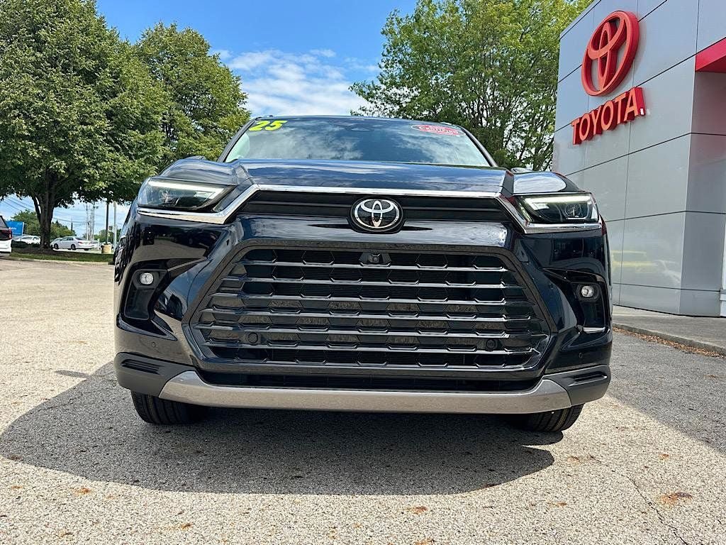 Certified 2025 Toyota Grand Highlander AWD image 10