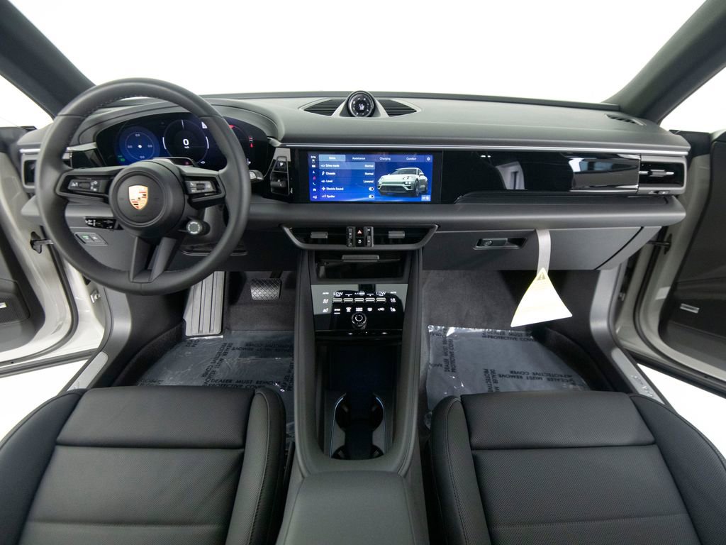 New 2026 Porsche Macan 4 Electric image 37