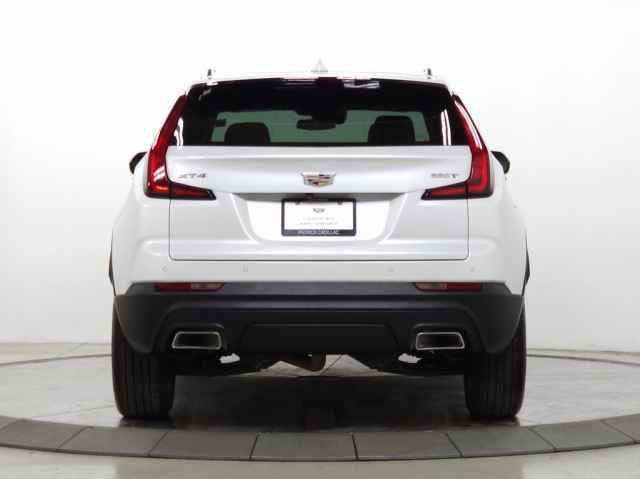 Certified 2023 Cadillac XT4 Luxury w/ Cold Weather Package image 5