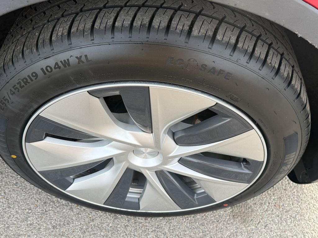 Used 2020 Tesla Model Y Long Range image 5